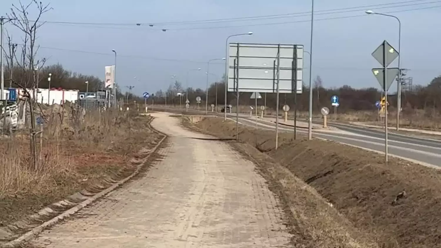 zawiercie-inwestycyjna-budowa-castoramy-syf-i-brud-13-marca-2026.mp4