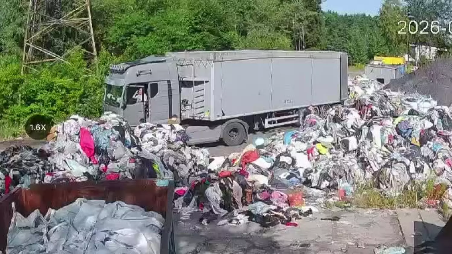 sloneczna-zlomotex-i-eko-recycling-rozladunek.mp4